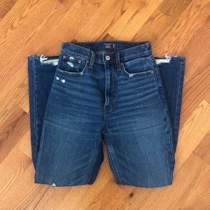 Abercrombie High Rise Curve Love Distressed Jeans